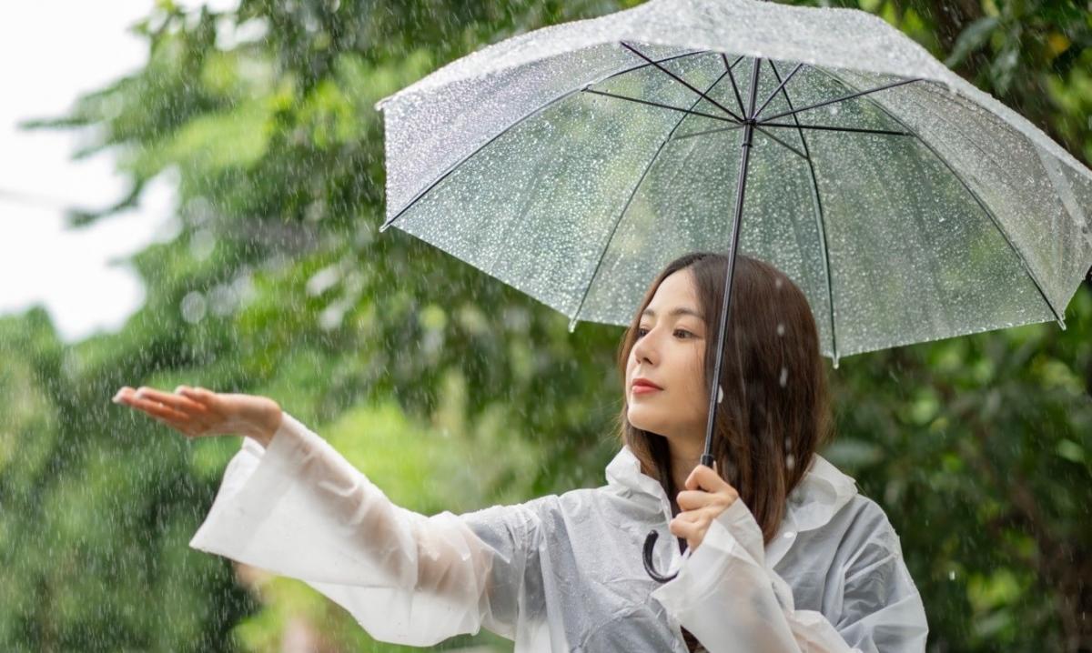Tips Tradisional Menjaga Kesehatan Saat Musim Hujan yang Mudah Dipahami